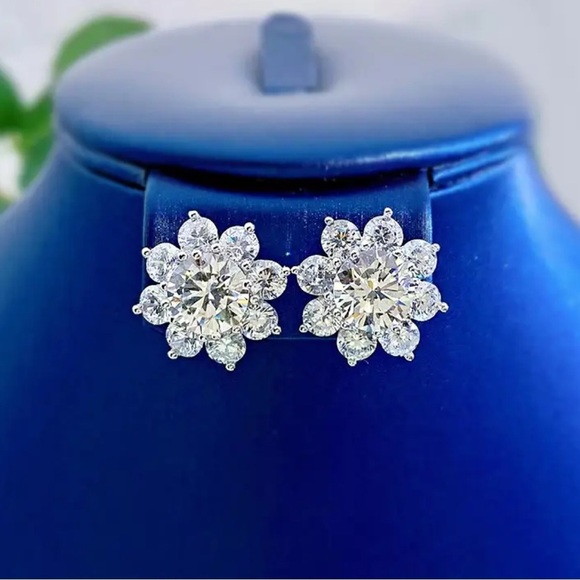 Certified 1ct t.w. Moissanite Sunflower Stud Earrings NEW - Picture 7 of 10